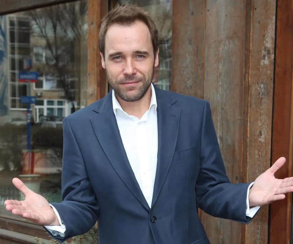 Jak Łukasz Nowicki podbił media? 7 sekretów jego wszechstronności
