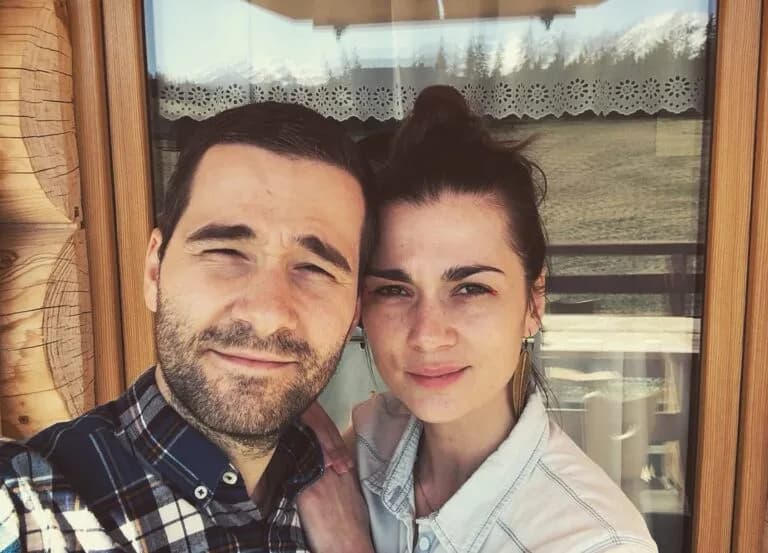 Kim jest żoną magika? Historia Justyny Łuszcz i jej rola w życiu artysty