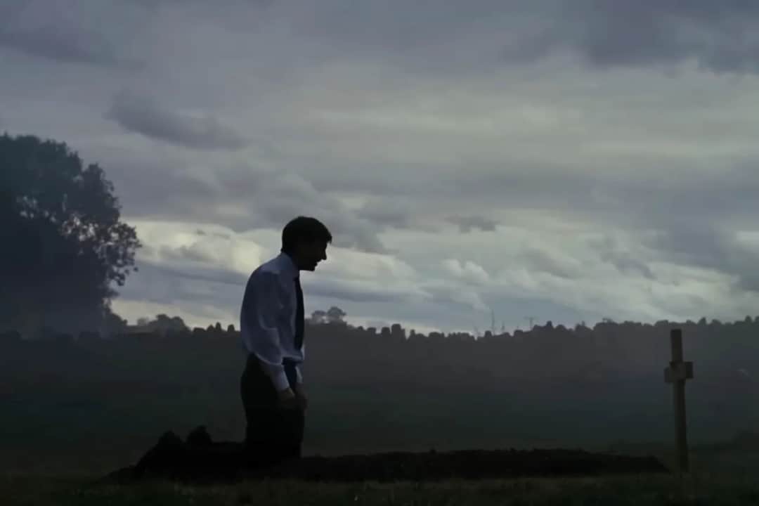 Seks z grobem: nowe wyzwanie aktorskie Barry'ego Keoghana