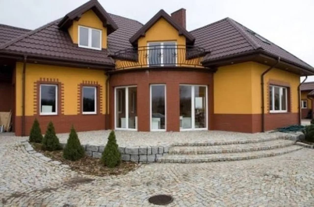 Gdzie mieszka Pudzianowski? Zaskakujące szczegóły o jego posiadłości w Białej Rawskiej